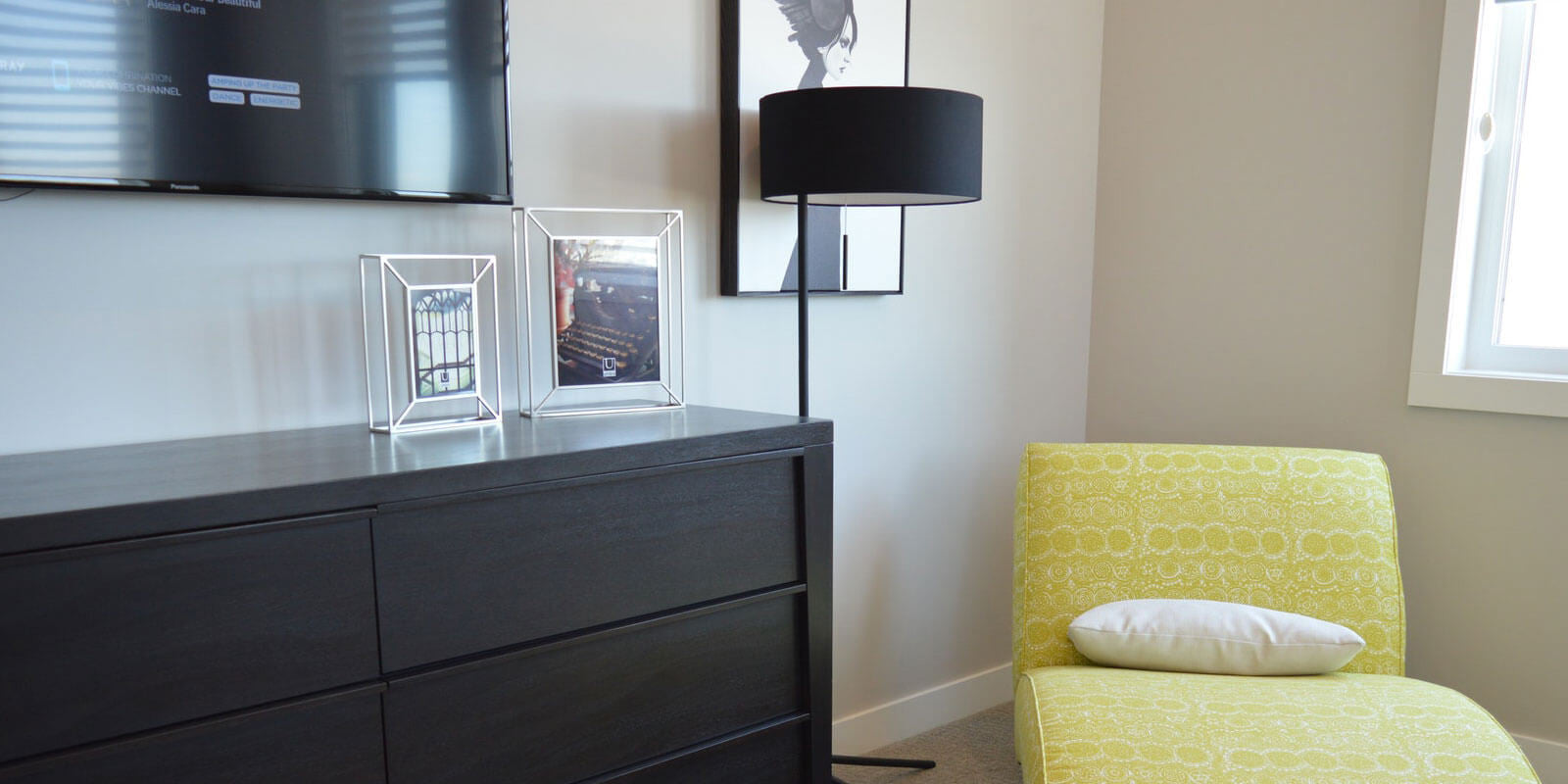 Minima TV unit in a classic Mahogany finish